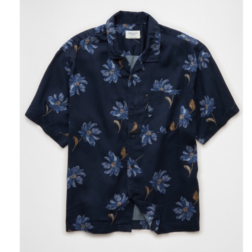 american eagle short sleeved men’s navy flowered beach shirt small